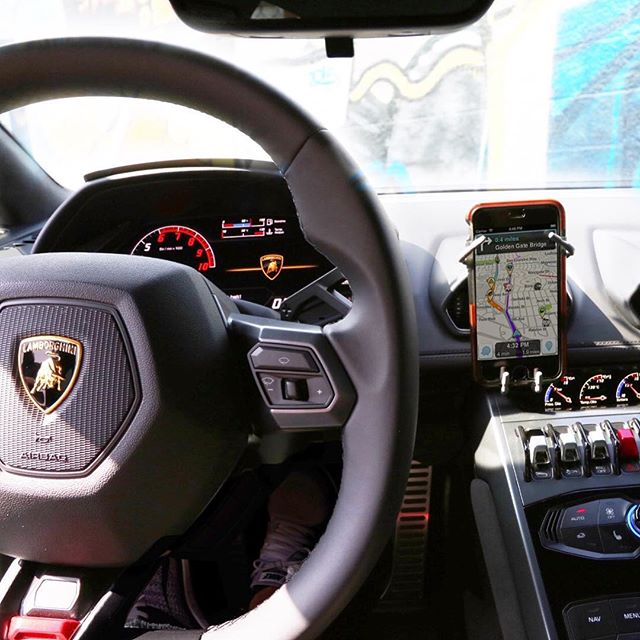 Universal sports car phone mount holder for luxury vehicles, hands-free GPS navigation smartphone bracket manufacturer wholesale