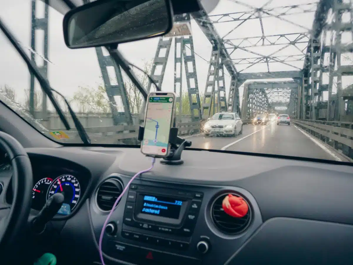 avoid poor quality car holder